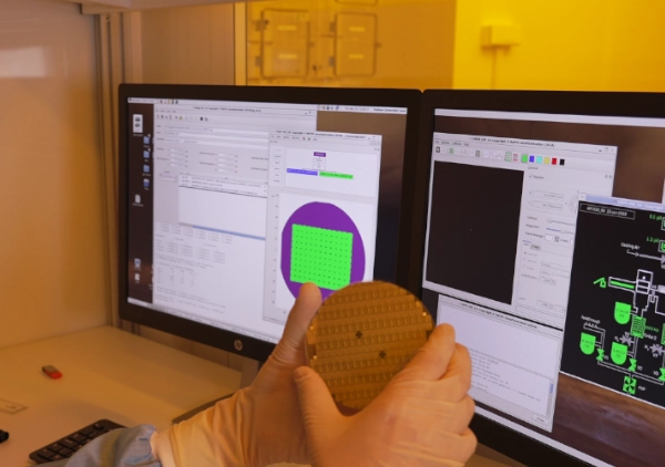 A wafer in front of ebeam desk control